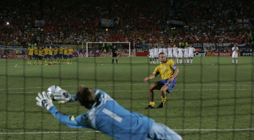 Edwin van der Sar stopt penalty tegen Zweden