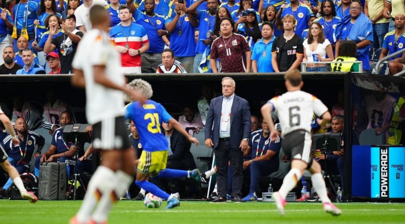 Dick Advocaat tijdens Curacao - Duitsland