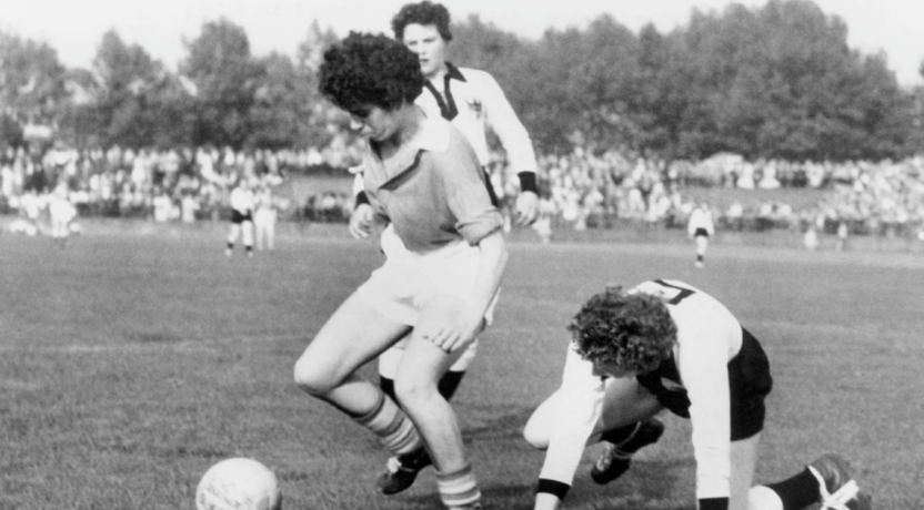 De eerste wedstrijd van het Nederlands vrouwenelftal in 1956