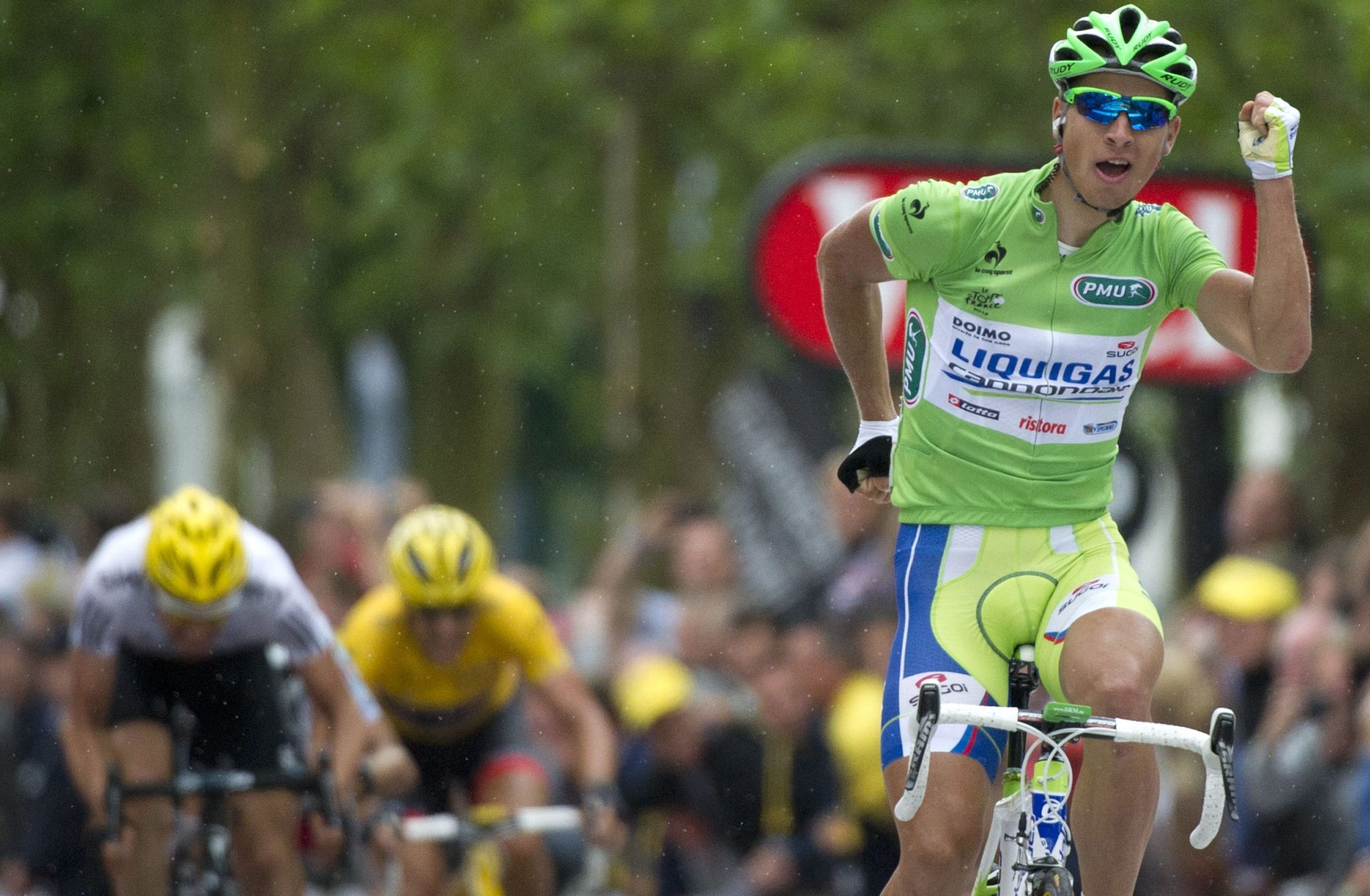 Peter Sagan wint de tour-etappe naar Boulogne-sur-mer en immiteert forrest gump